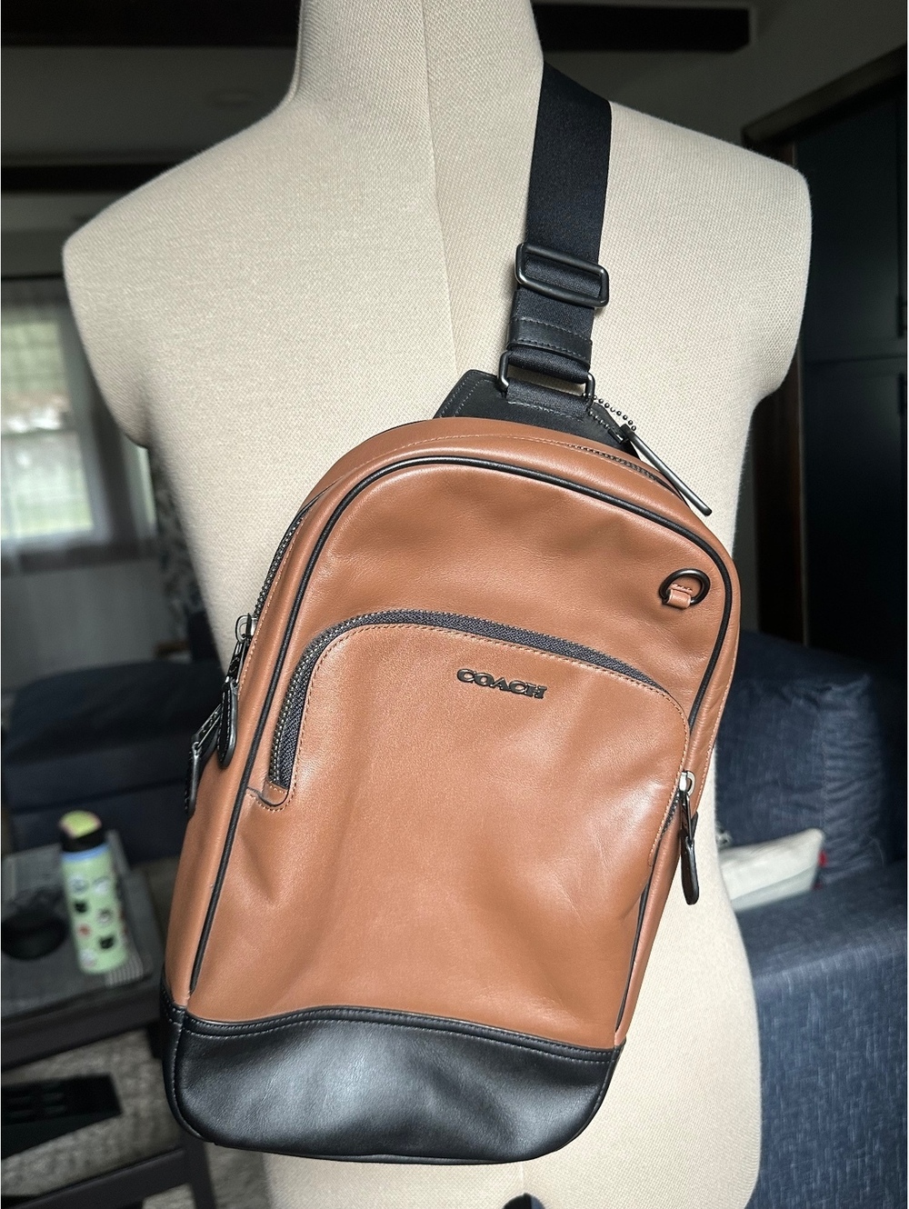 Coach Graham Sling Bag Men’s Tan Black Leather Crossbody
